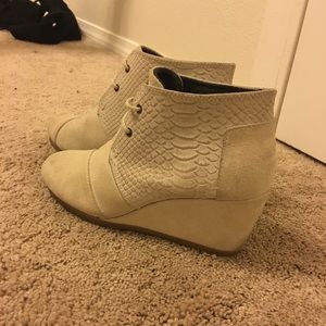 Toms wedges